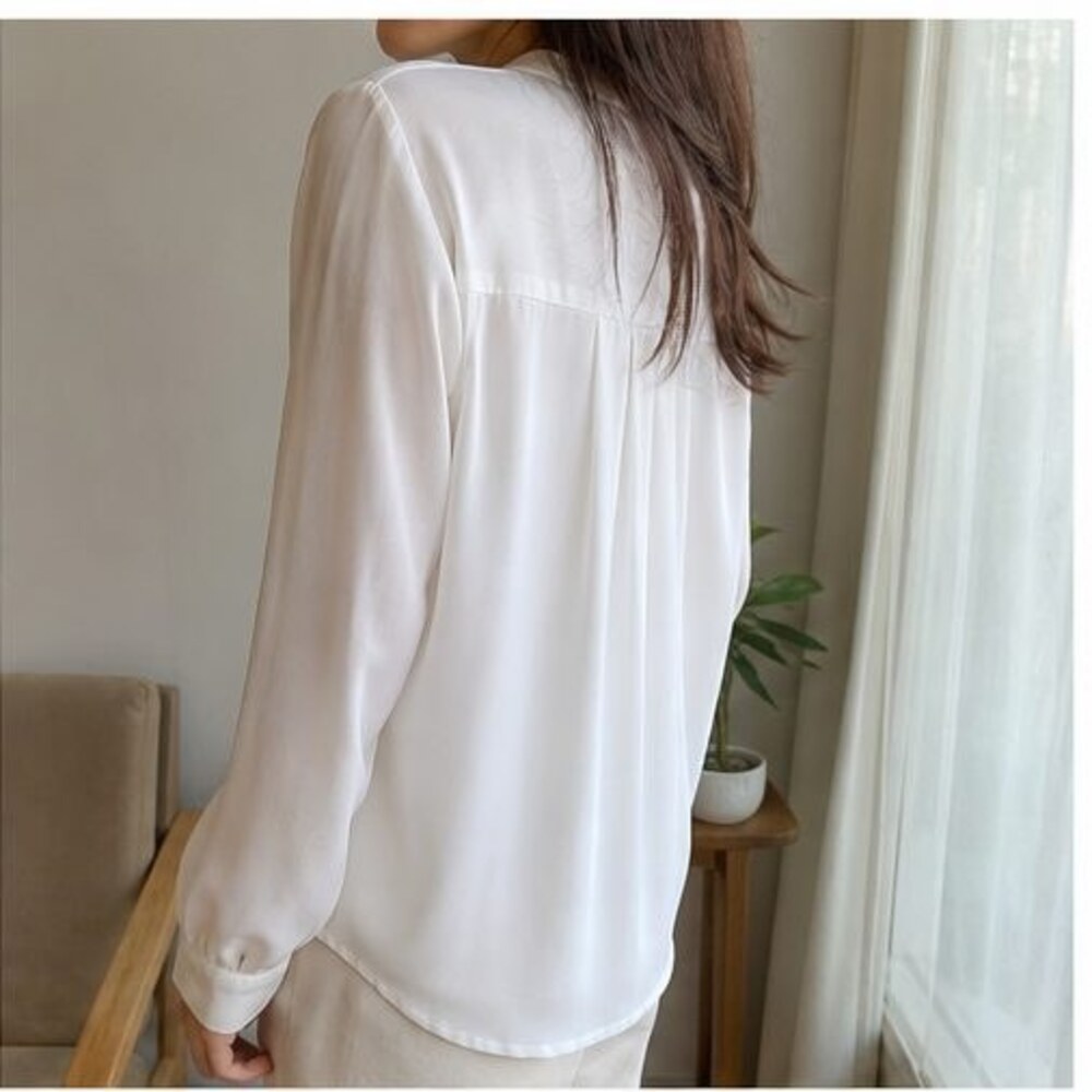 Ivory Peplum Top - Picture 3 of 6